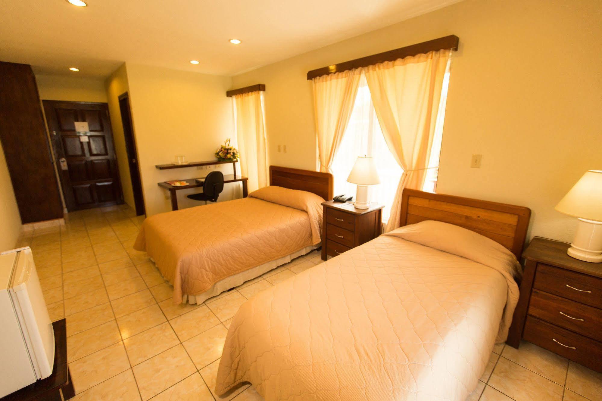 Hotel Mansion Teodolinda Managua Extérieur photo